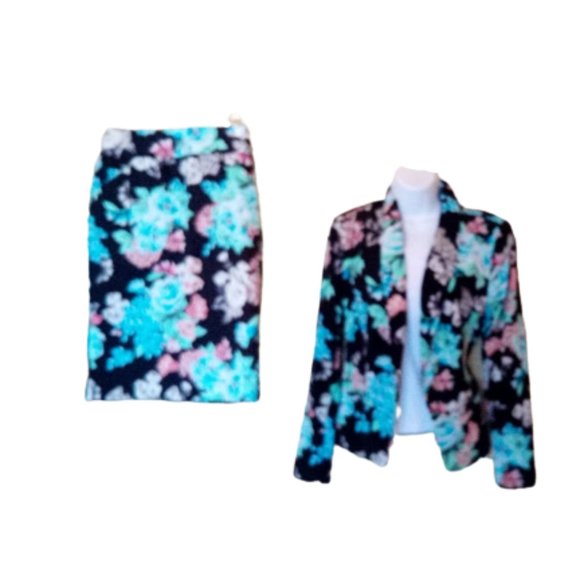 VINTAGE Blue Black Floral Skirt Suit Size Small - Picture 2 of 5